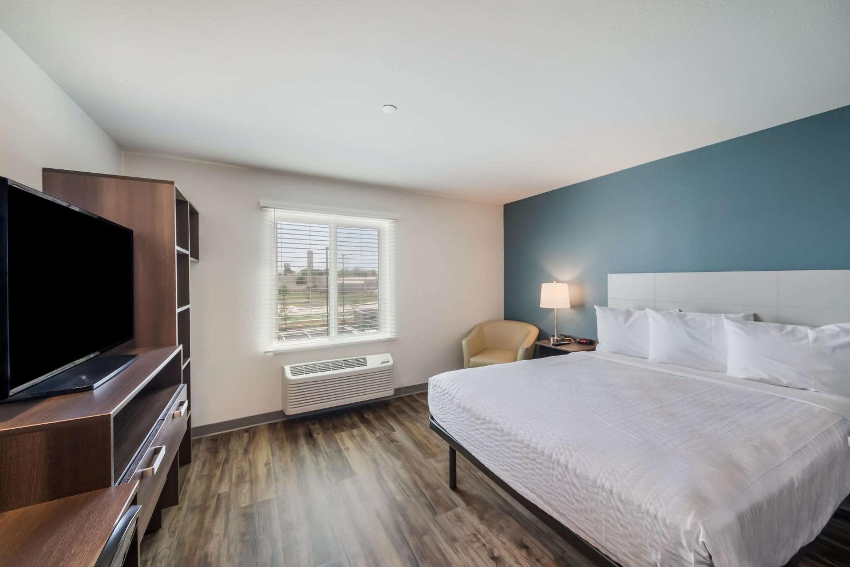 Room, Queen Bed, Accessible