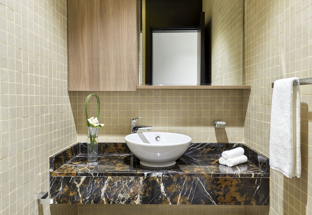 Staybridge Suites Doha Lusail 23/56