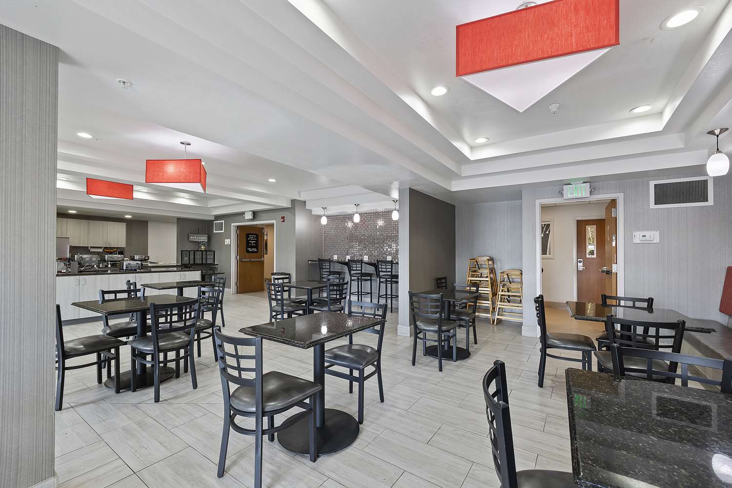 Best Western Plus Twin Falls Hotel 28/37