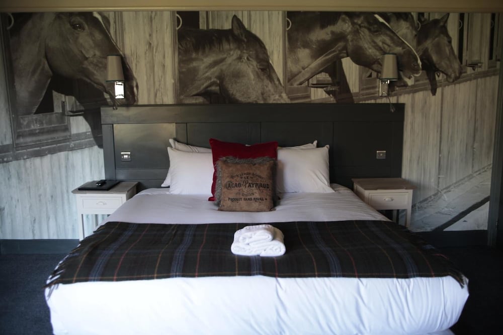 Worplesdon Place Hotel 30/70