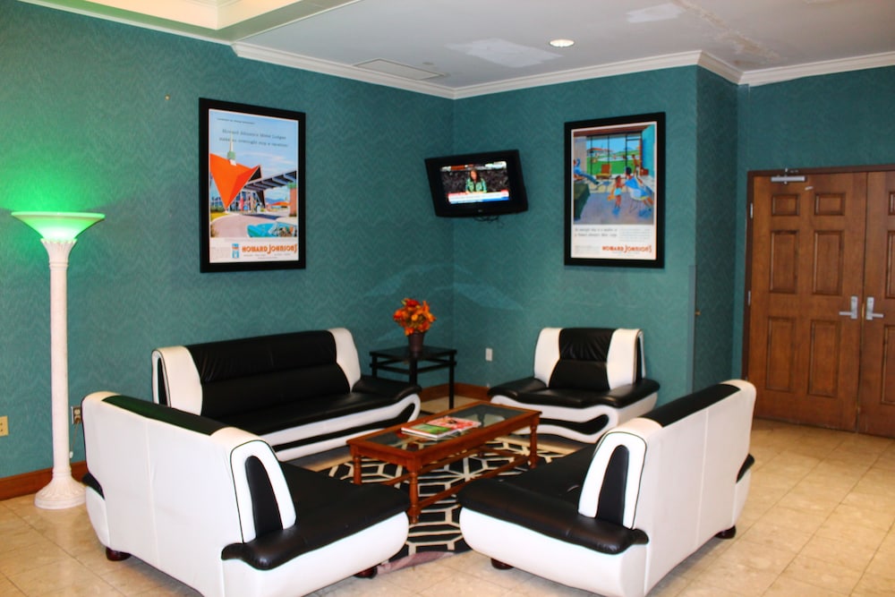 Howard Johnson by Wyndham Salem Hotel & Conference Center 18/30