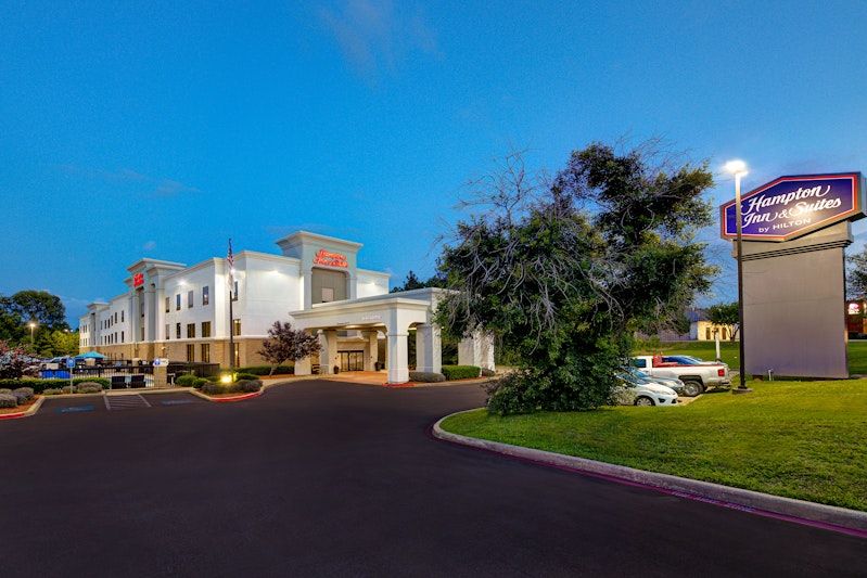 Hampton Inn Suites Nacogdoches 41/46
