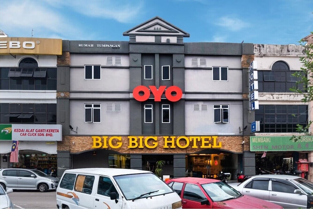 OYO 89355 Big Big Hotel 2/18