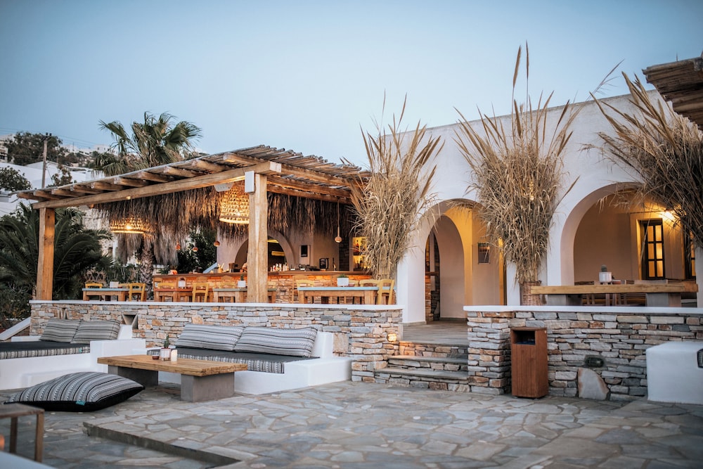 Yialos Ios Hotel 60/64