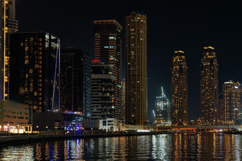 Canal Central Hotel Business Bay 42/46