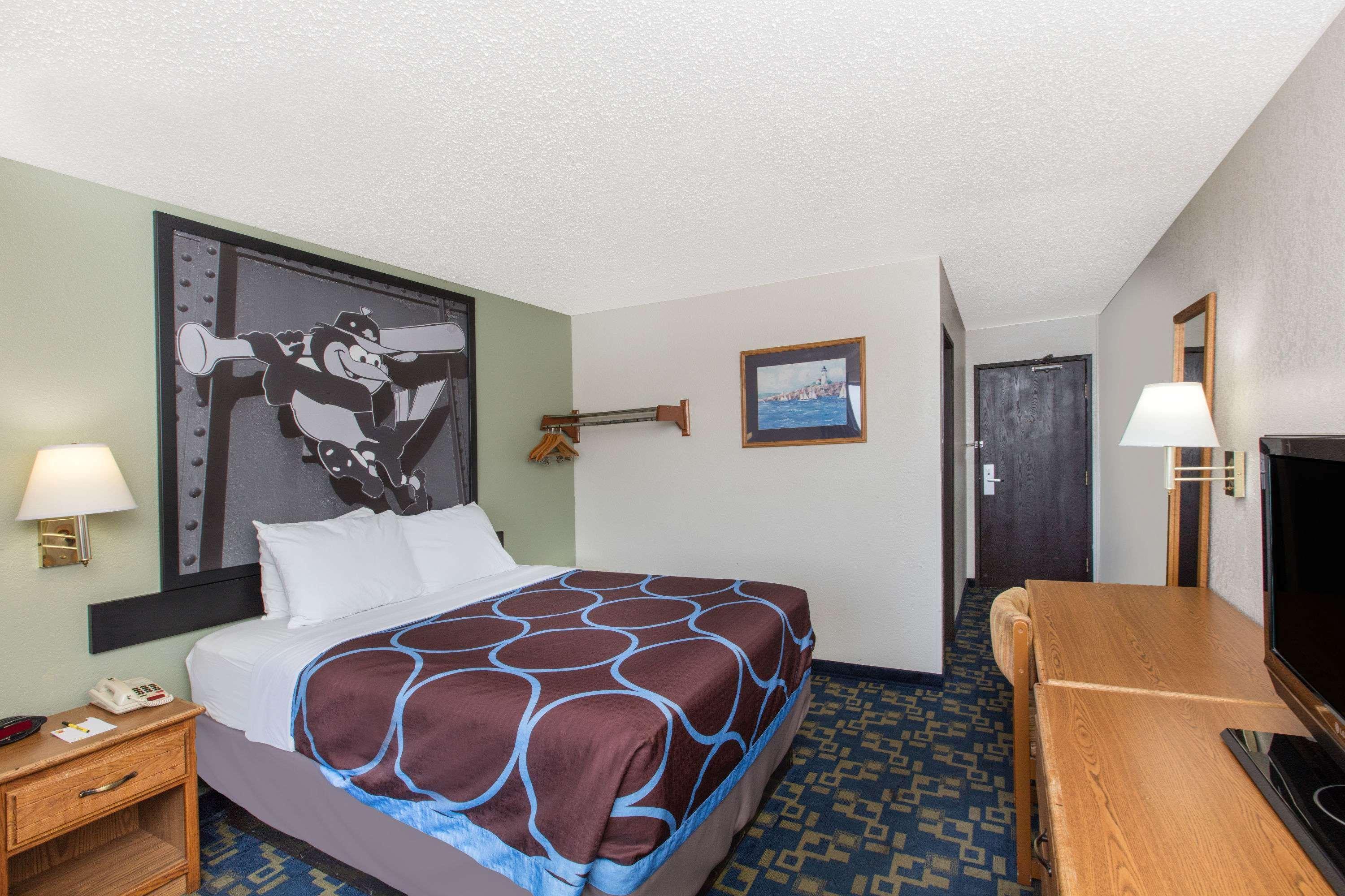 Super 8 By Wyndham Aberdeen MD 16/24