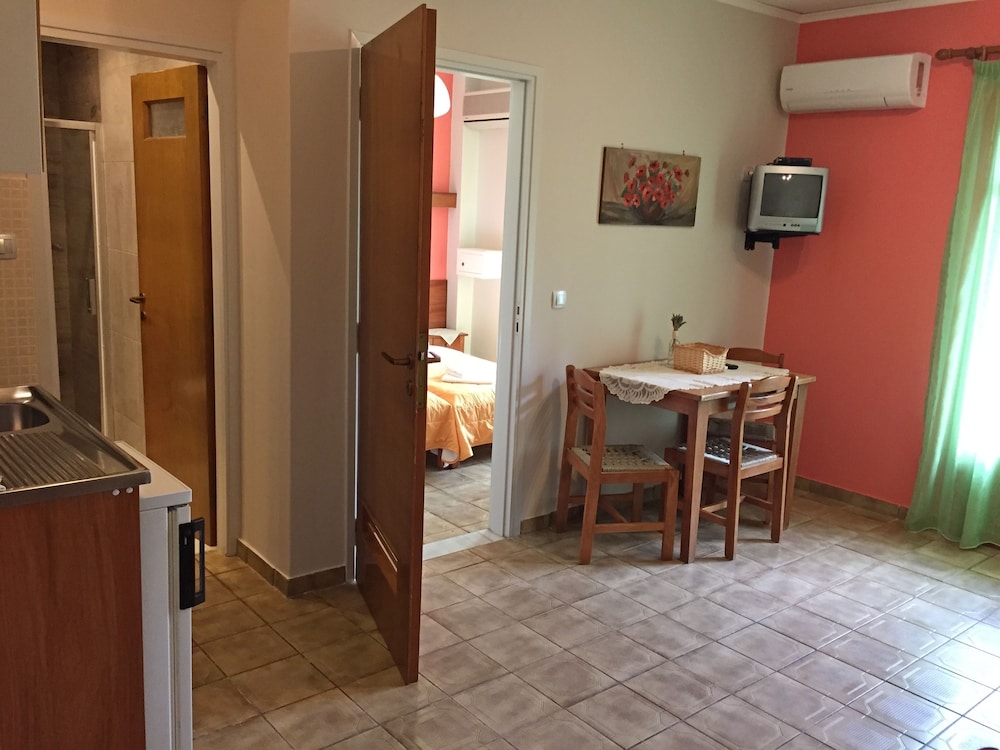 Oasis Apartments 30/50