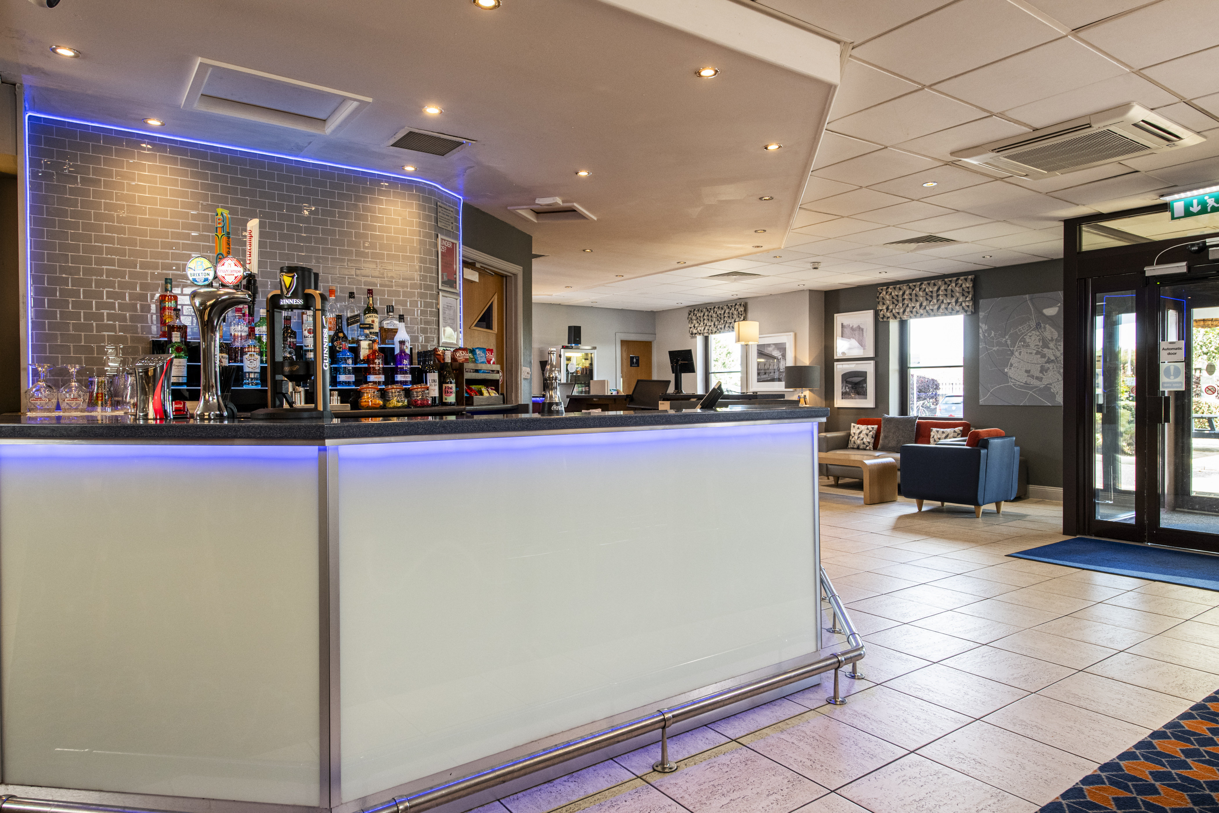Holiday Inn Express Perth 13/72