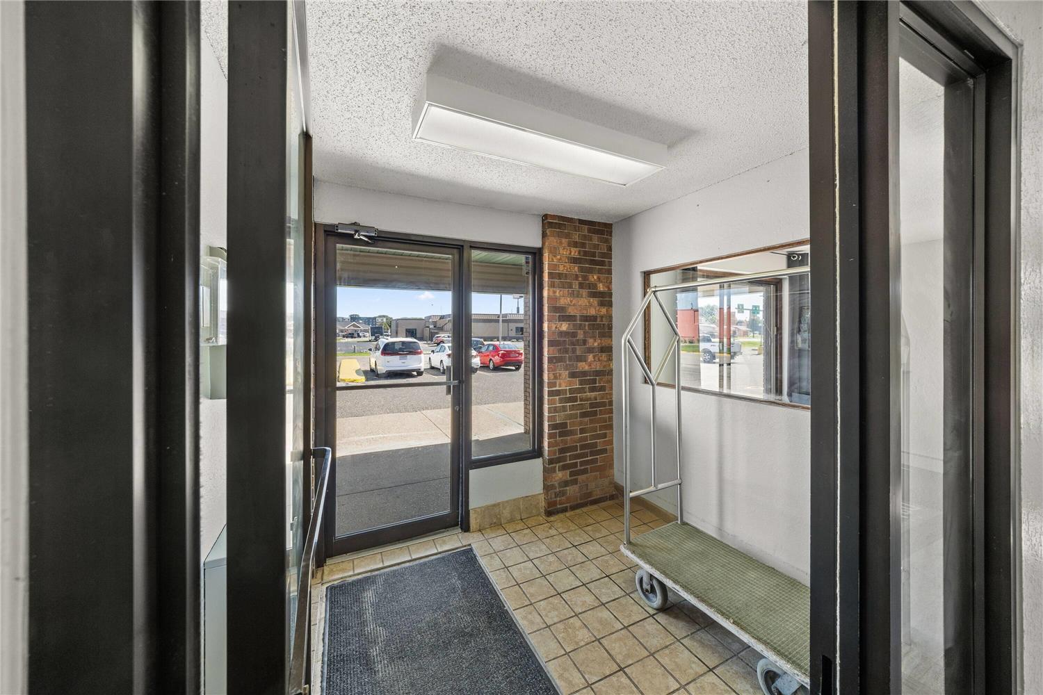 Days Inn by Wyndham Winona 19/27