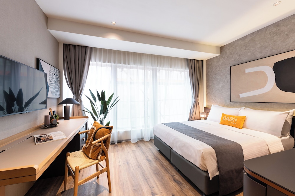 Executive, King Bed, Bathtub