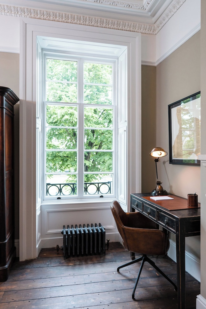 The Regency 36/49
