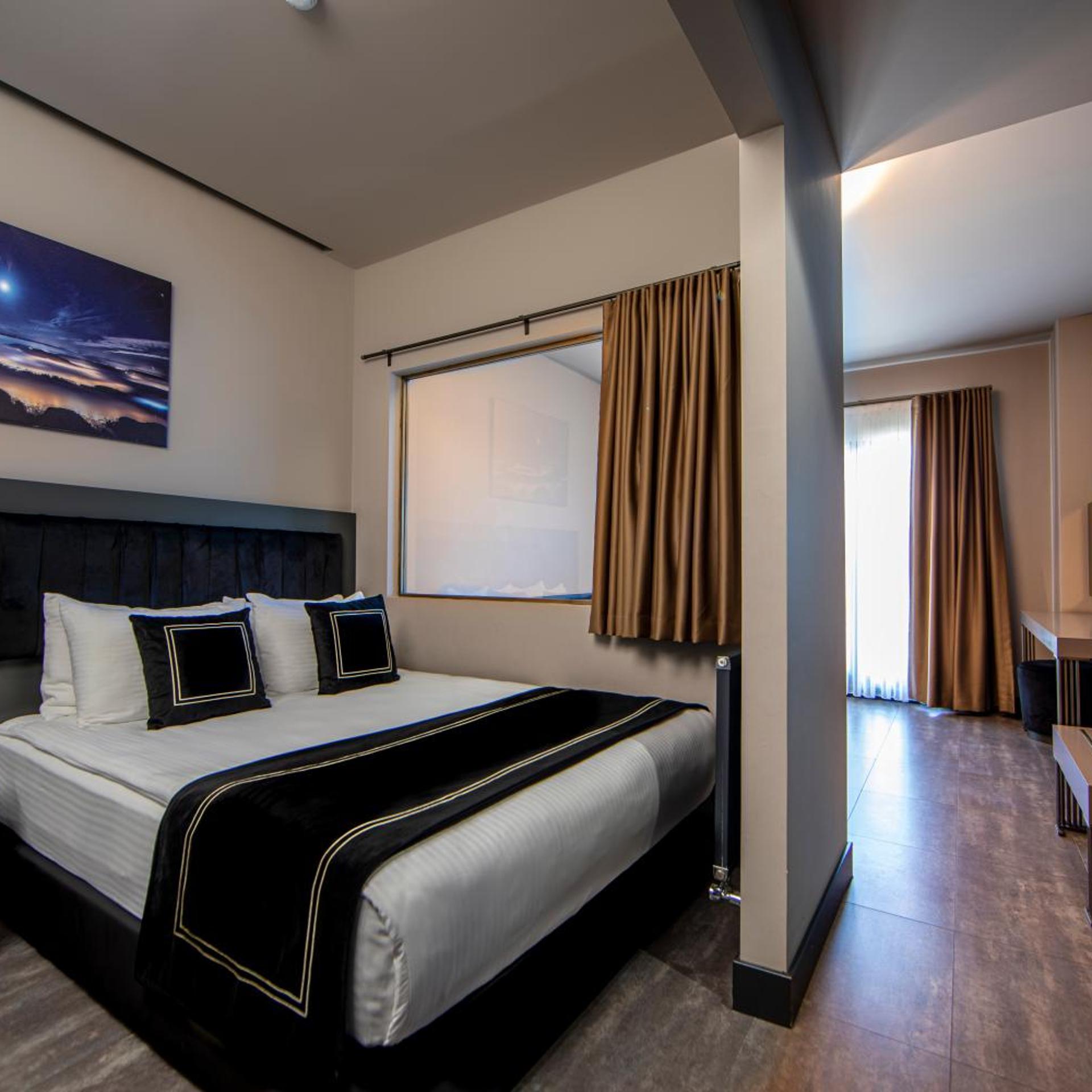 Junior Suite, King Bed