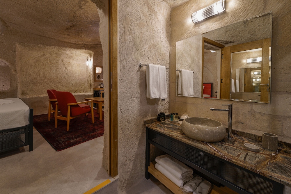 The Niche Cave Hotel +12 Adult 43/50