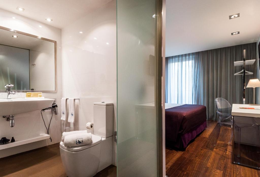 double or twin room single use