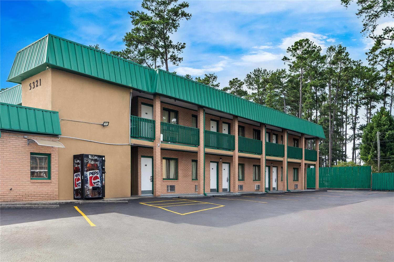 Super 8 by Wyndham Columbia SC / Ft. Jackson 5/14