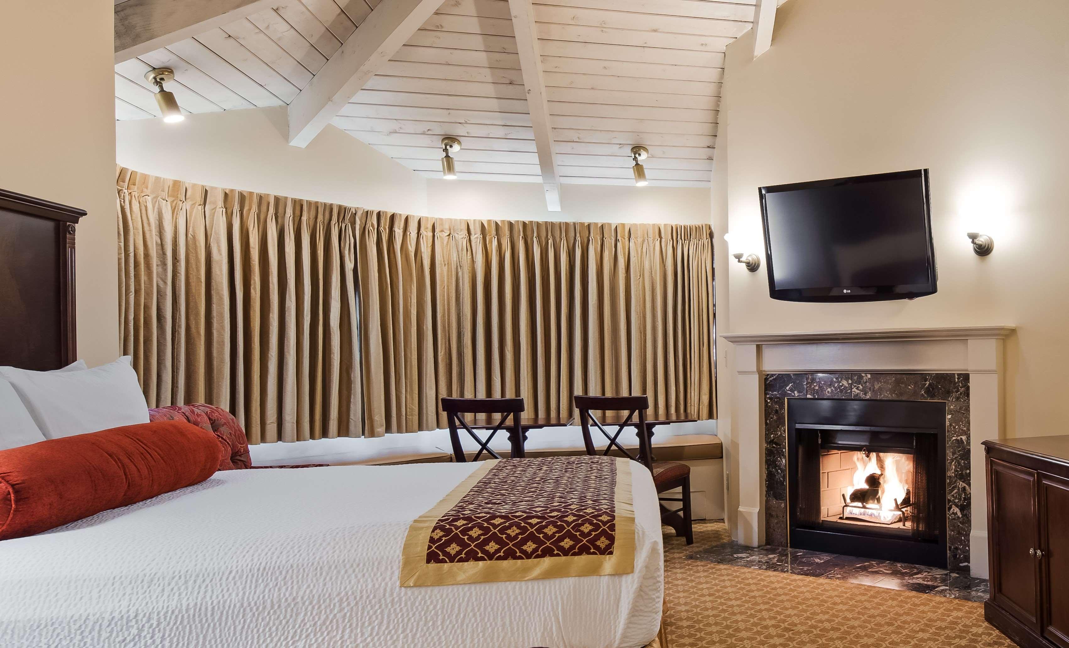 Victorian Inn Monterey 17/38