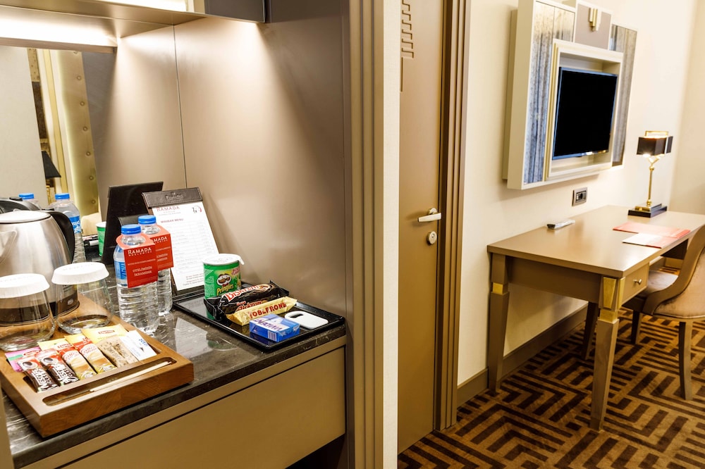 Ramada By Wyndham Istanbul Golden Horn 36/58