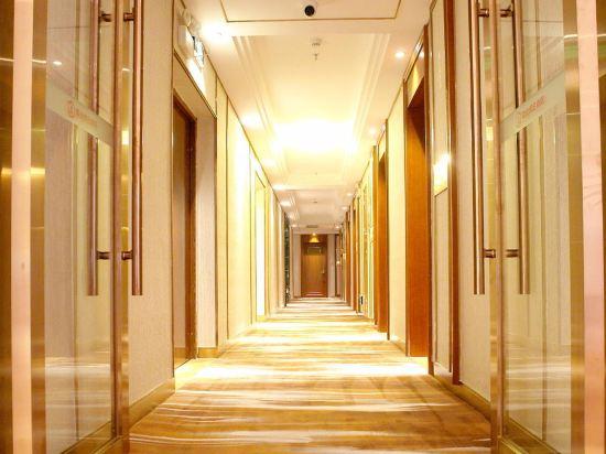 Fuyue Holiday Hotel 24/34