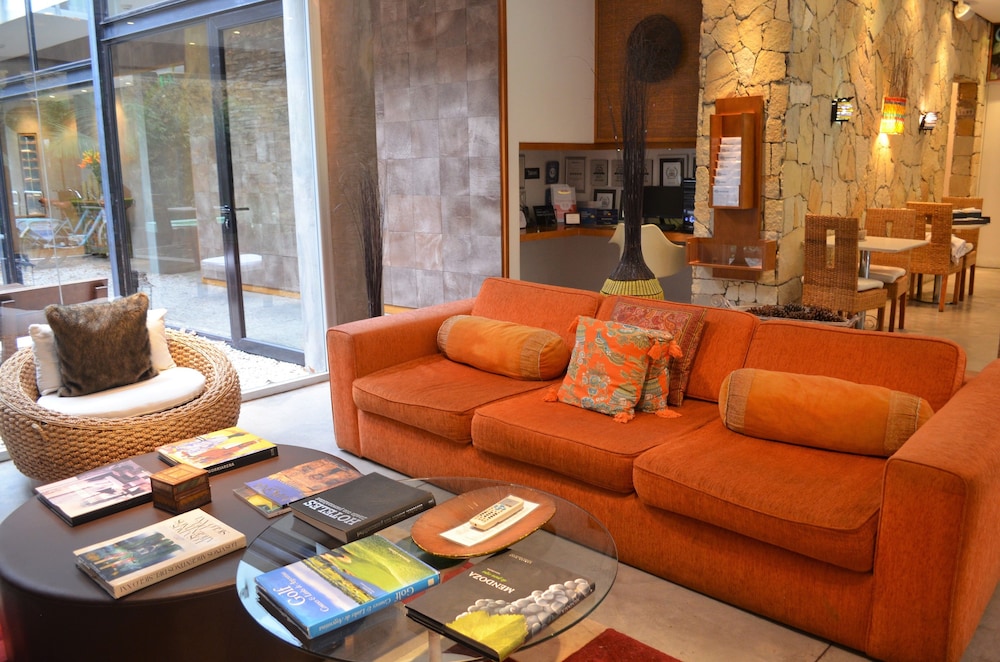 Mine Hotel Boutique 49/69