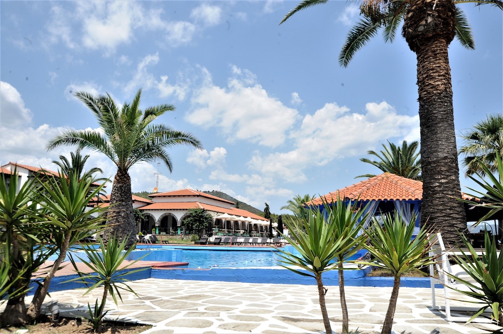 Assa Maris Beach Hotel 97/108
