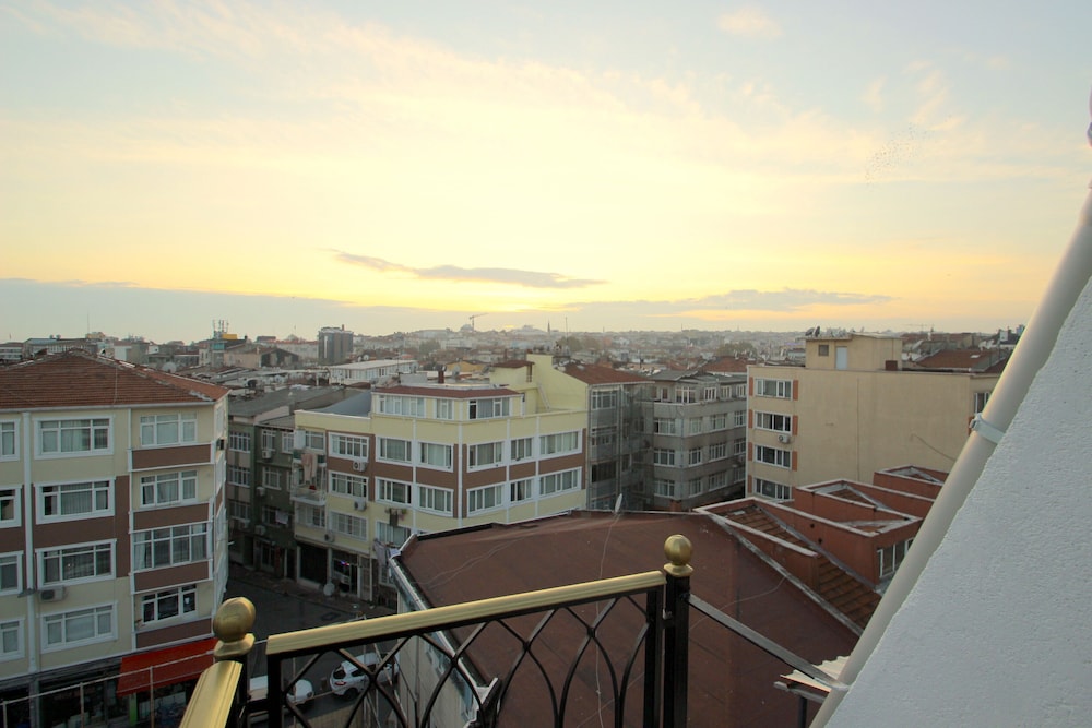 Hira Hotel 11/57