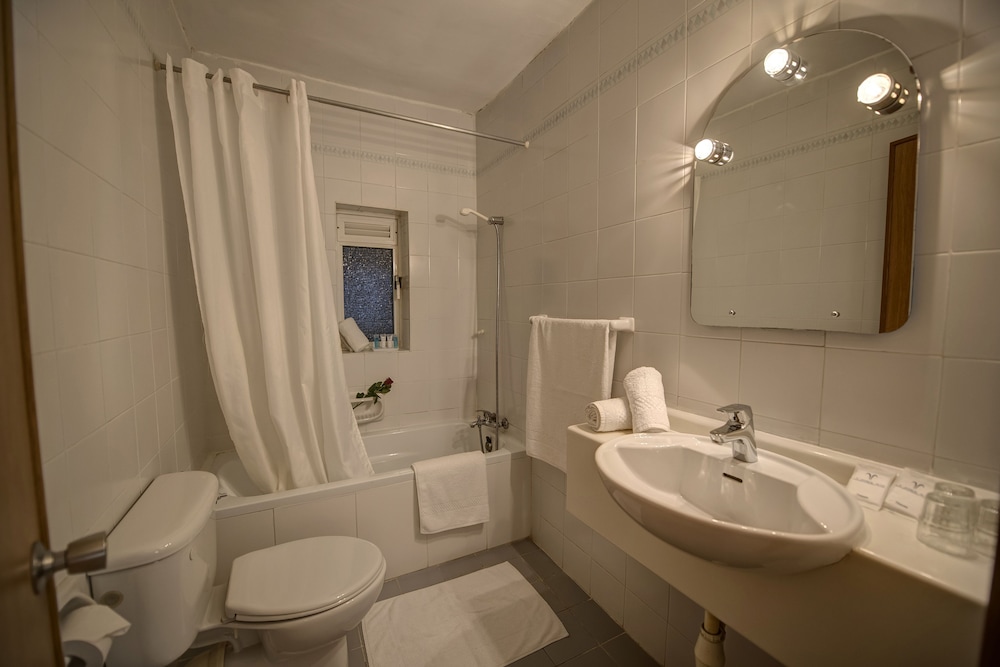 Sliema Chalet Hotel 30/32