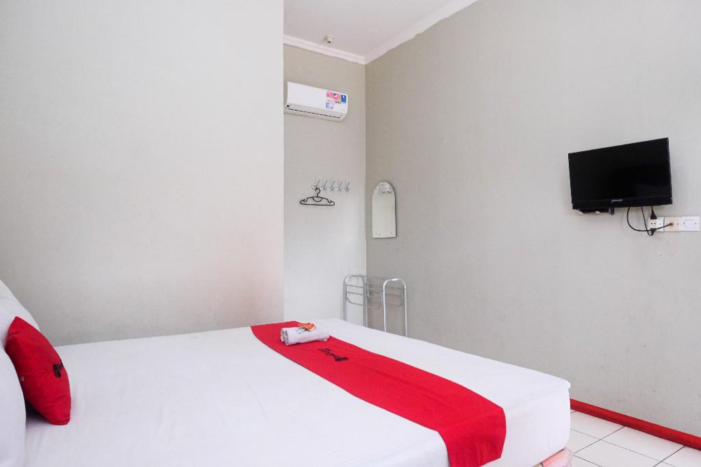 RedDoorz near Kampus UMP Purwokerto 23/44