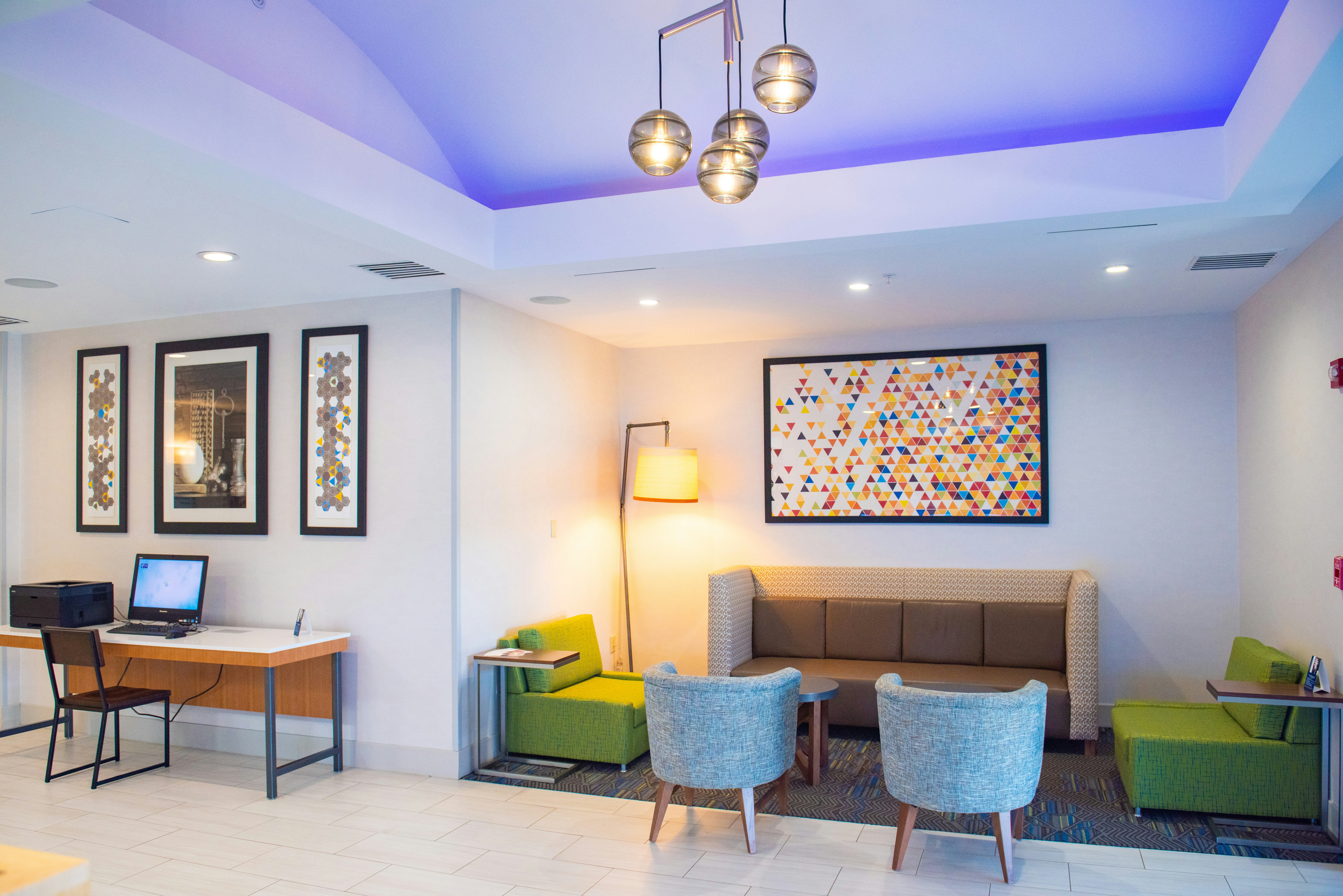 Holiday Inn Express Hotel and Suites Chester-Monroe-Goshen 55/72