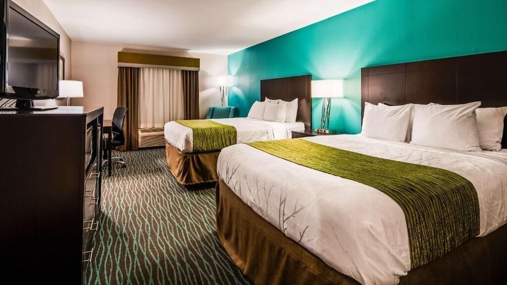 Ramada by Wyndham Burkburnett / Wichita Falls 28/65