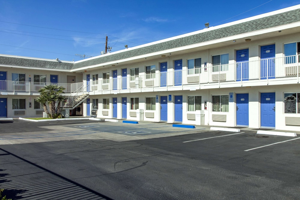 Motel6 Phoenix, AZ - Airport - 24th Street 35/39