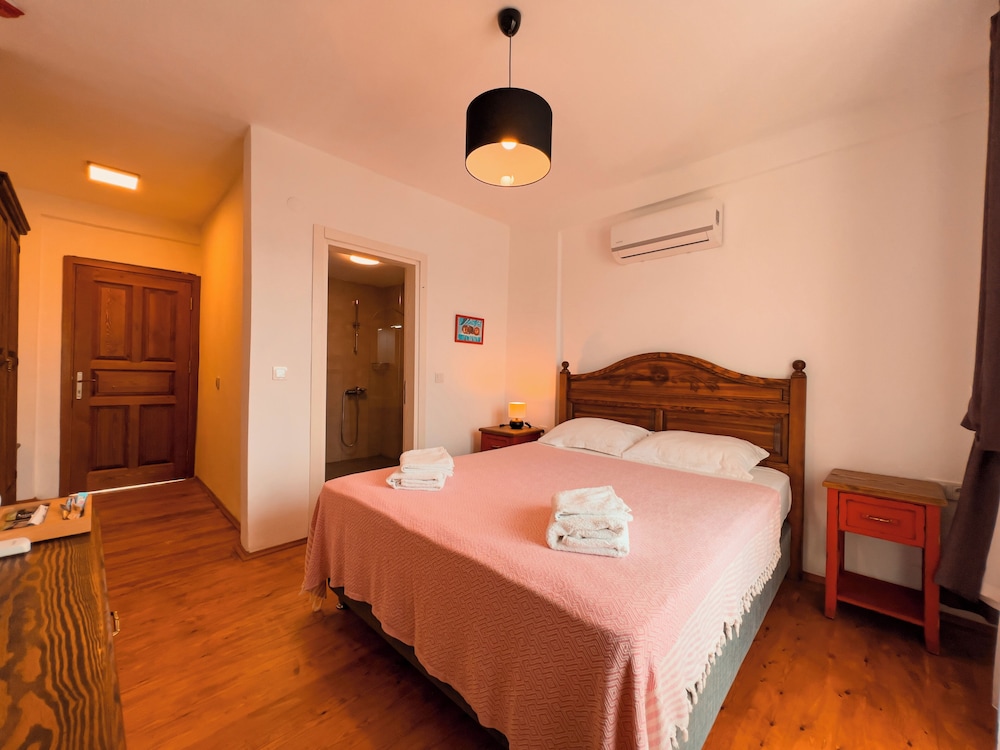 Alice Tatil Evi 11/30