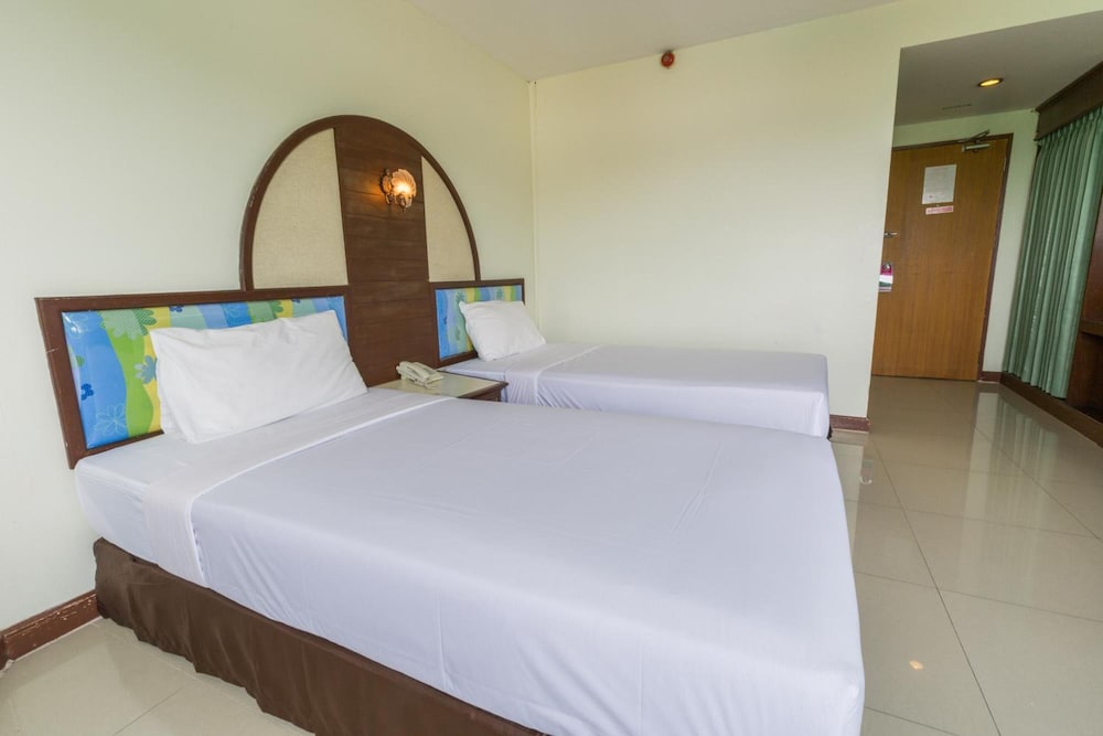Lake Inn Hotel 23/55