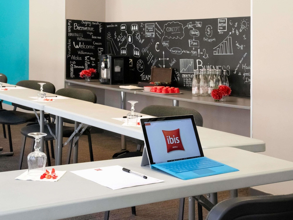 Ibis Hyeres Centre 36/50