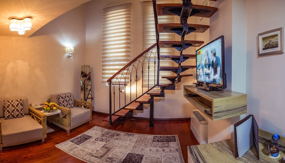 BUSHI RESORT AND SPA HOTEL 35/50