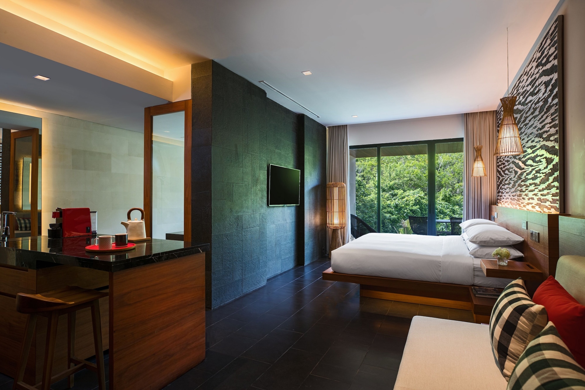 Suite, King Bed, Garden View, Balcony
