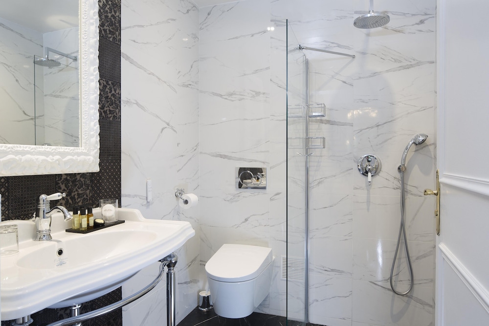 Hotel Spa de Latour Maubourg 63/70