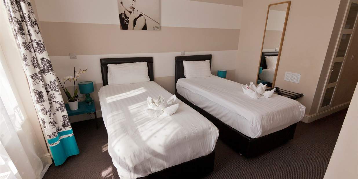 MSTAY RUSSELL COURT HOTEL 6/18