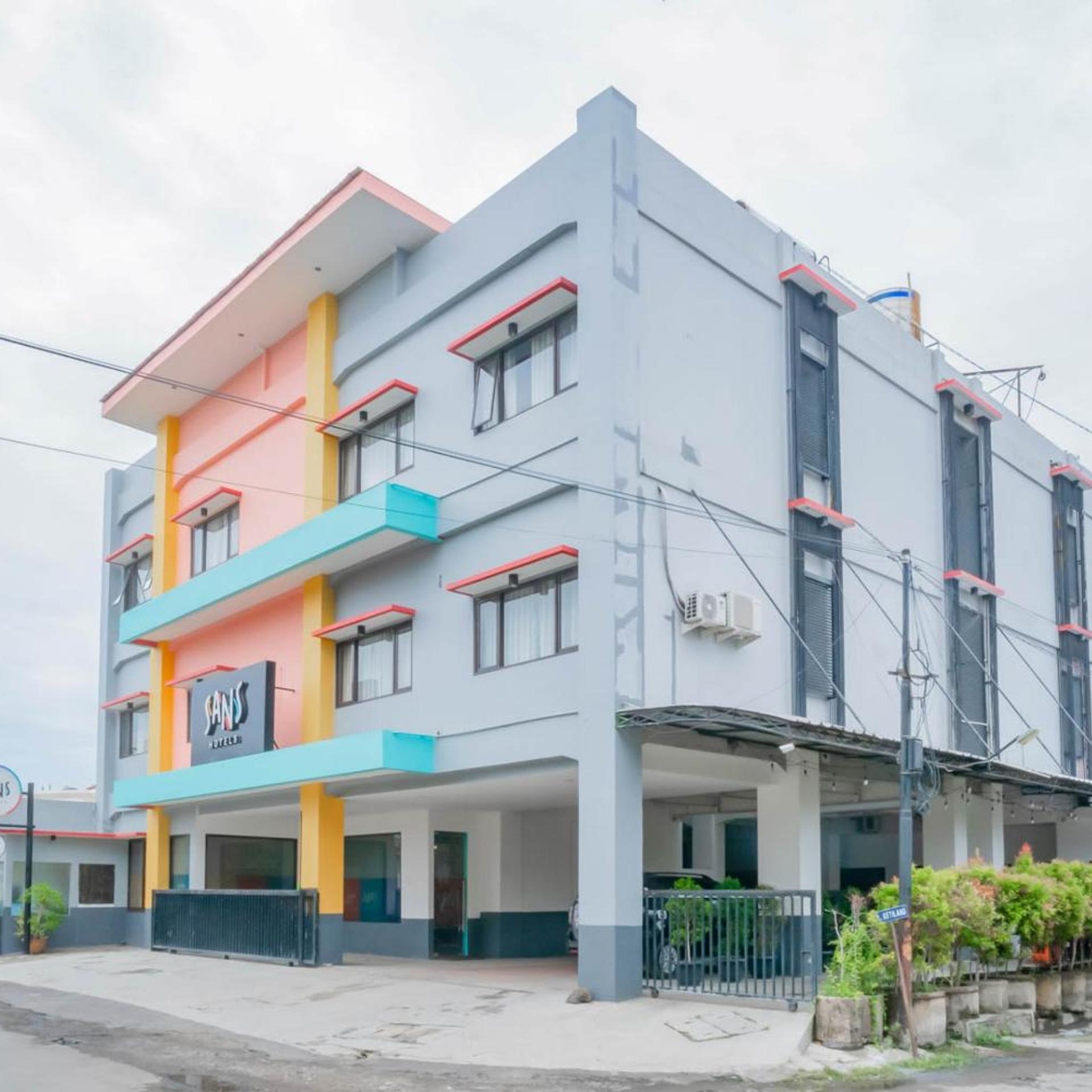 Sans Hotel Widarasari Cirebon 3/55
