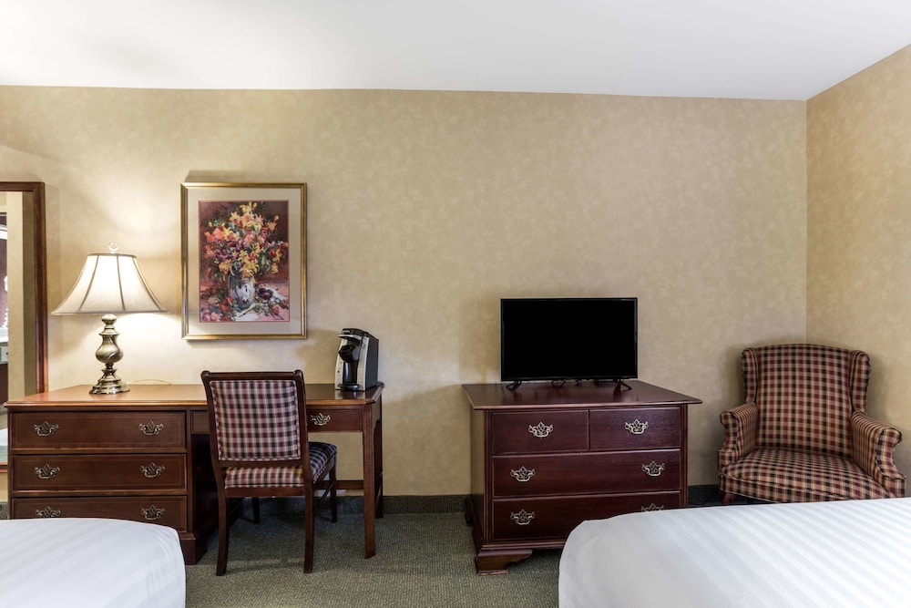 Traditions Hotel Spa Ascend Hotel Collection 33/35