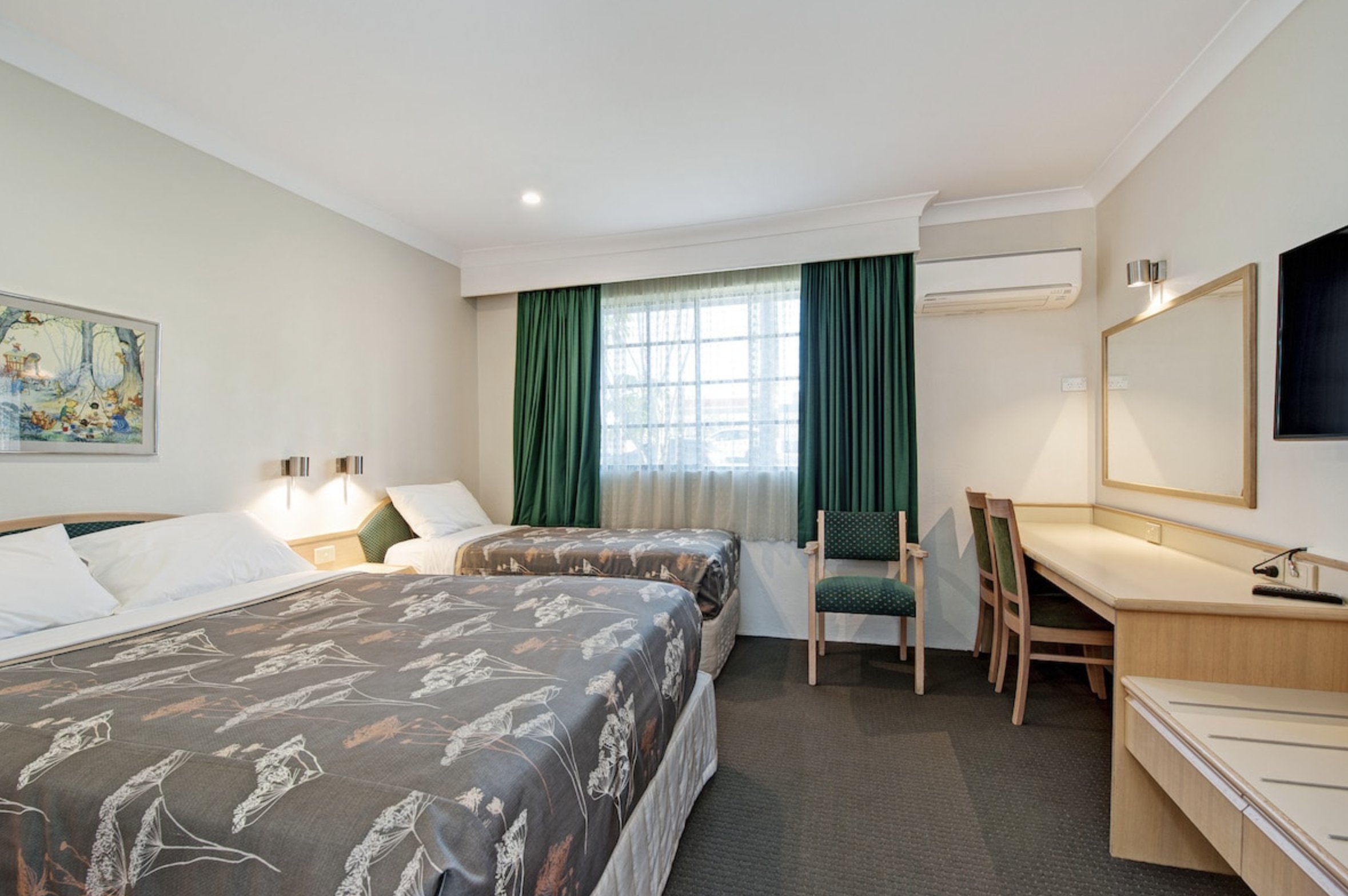 Colonial Terrace Motor Inn 13/29