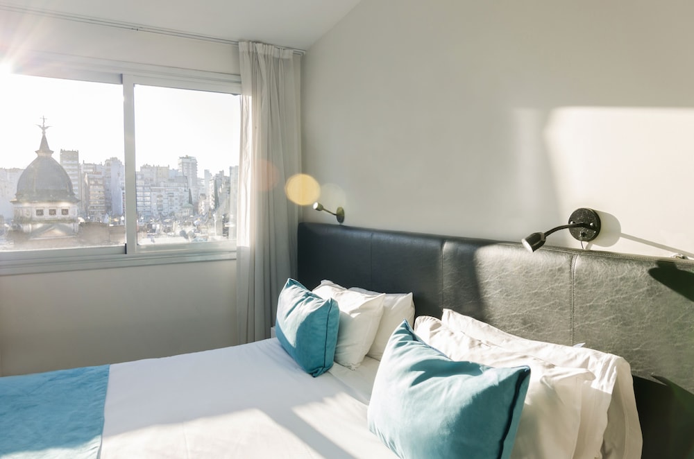 غرفة قياسية بسريرين منفصلين بإطلالة على المدينة، Cyan Recoleta 5/10