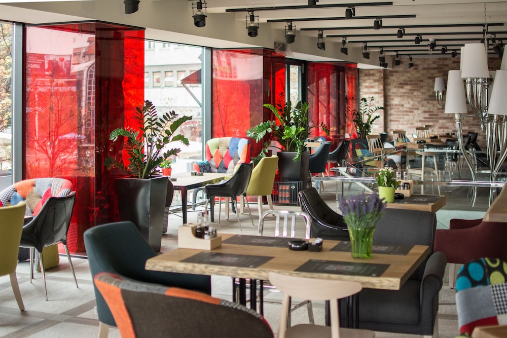 Boutique Rooms 35/50