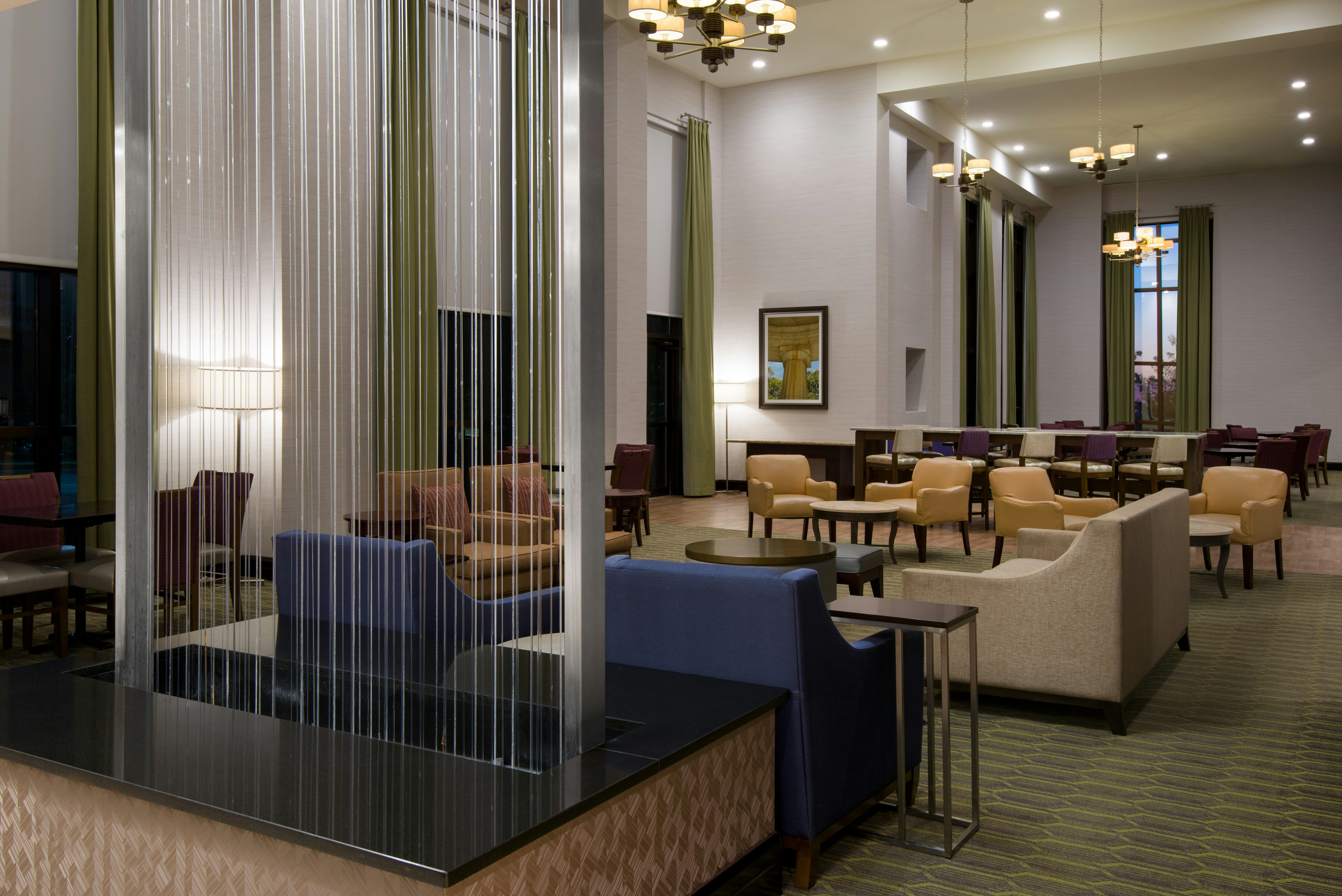 Hampton Inn & Suites National Harbor/Alexandria Area 32/43