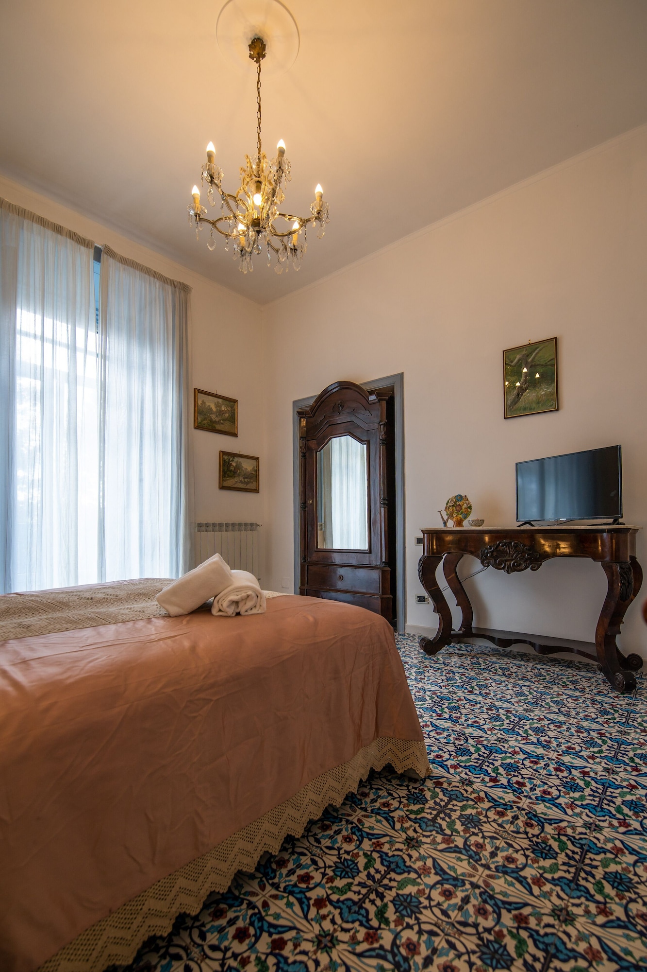 Traditional, Queen Bed, D' Angleterre 5/10