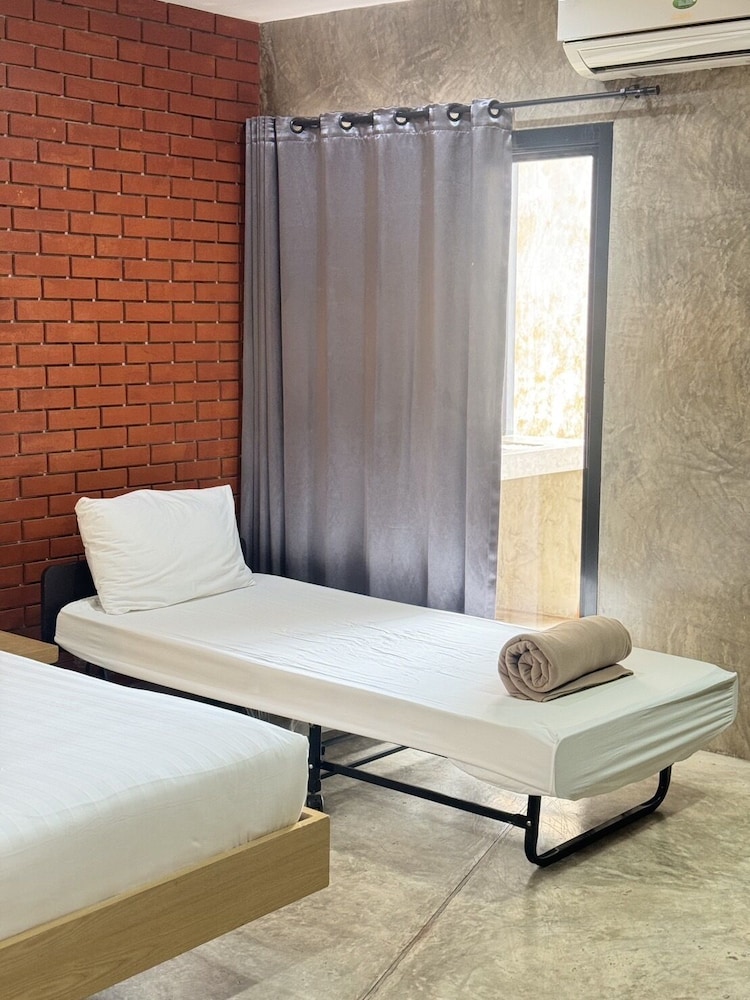 Journey Hostel Suratthani 26/56