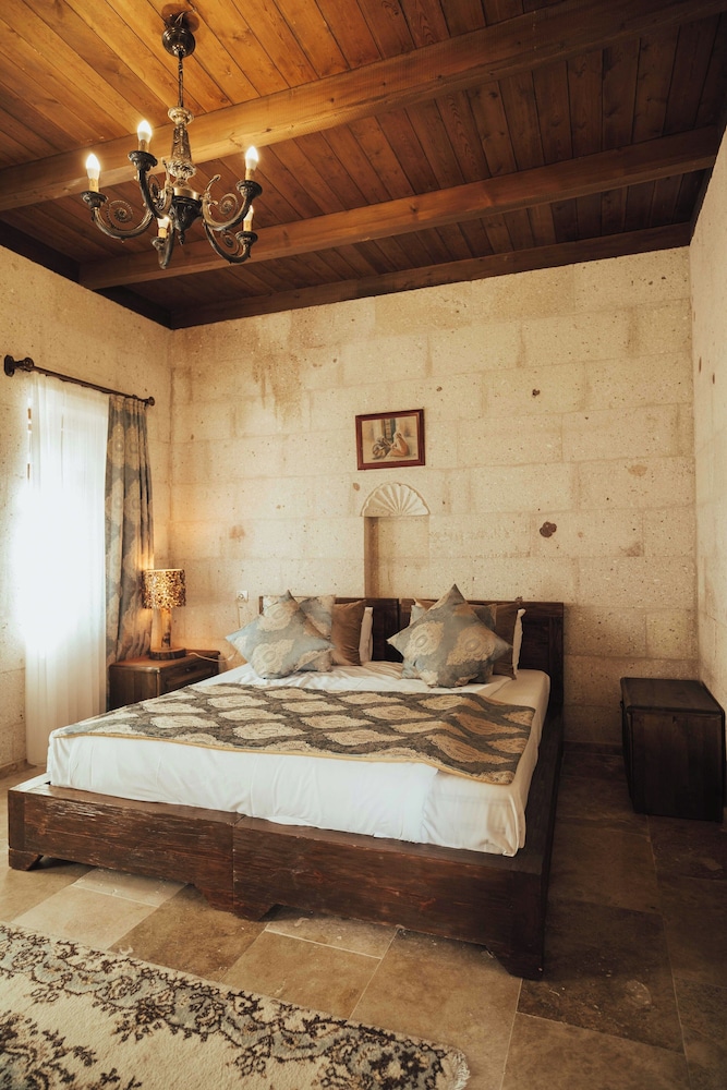 Hu of Cappadocia 16/50