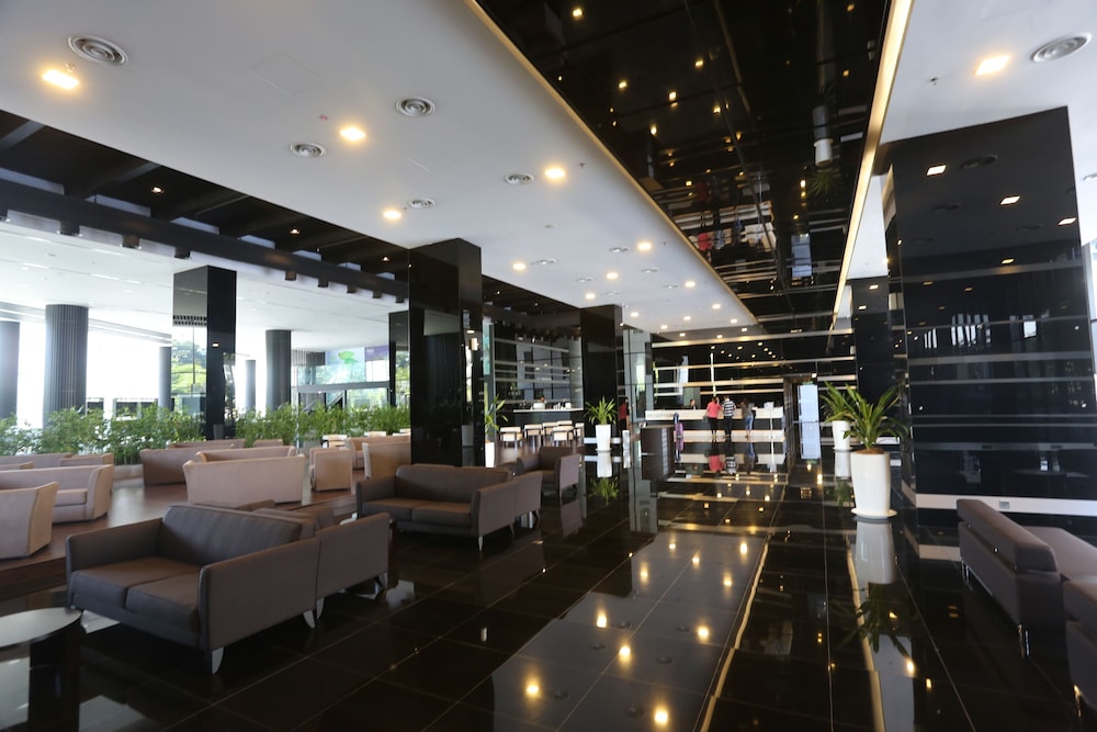 e.City Hotel at OneCity 7/43