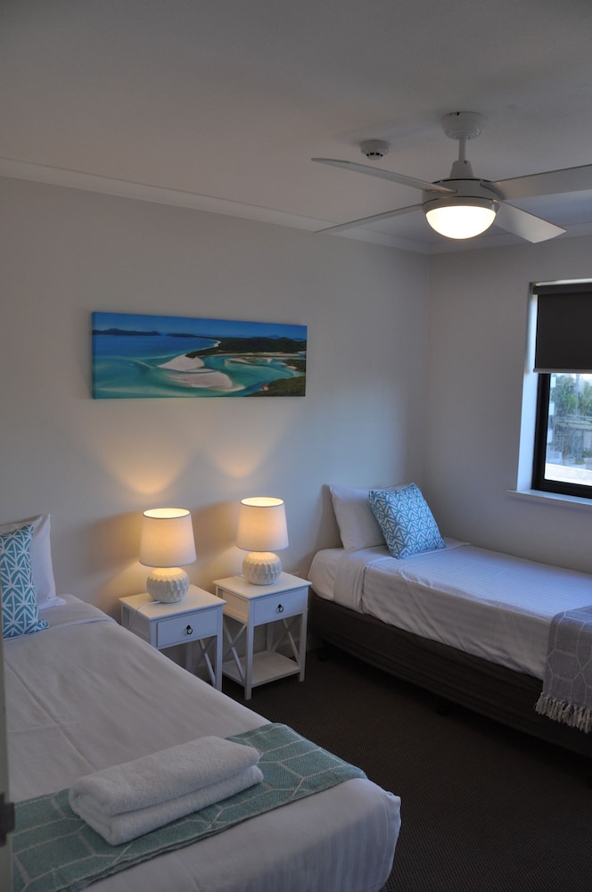 WINDWARD APARTMENTS 55/81