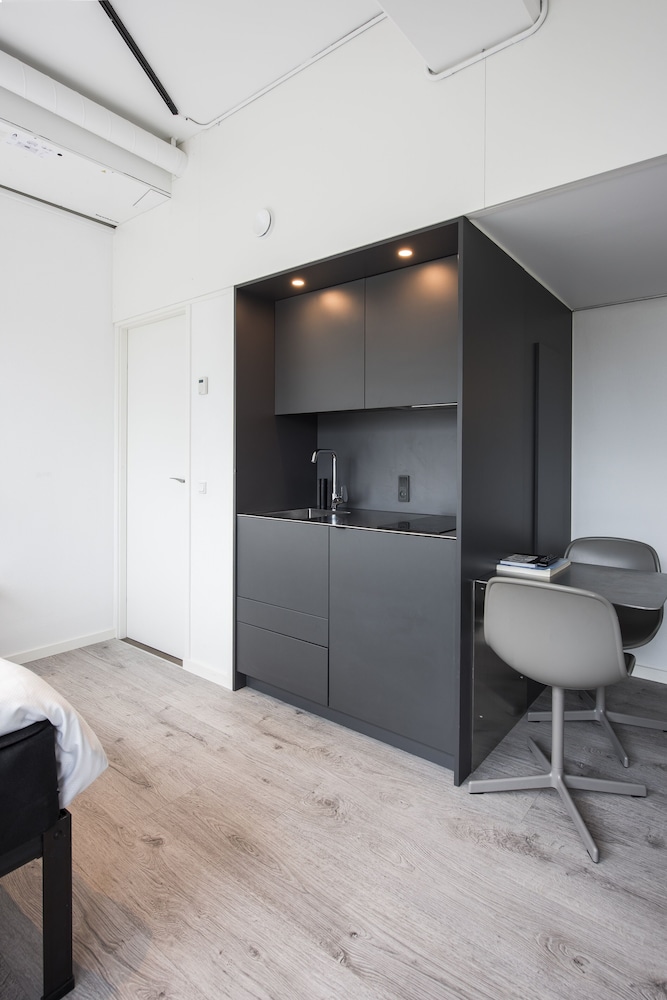 CPH STUDIO HOTEL 72/82