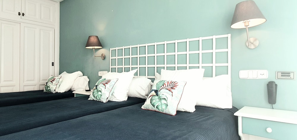 Hugo Beach Hotel 24/31